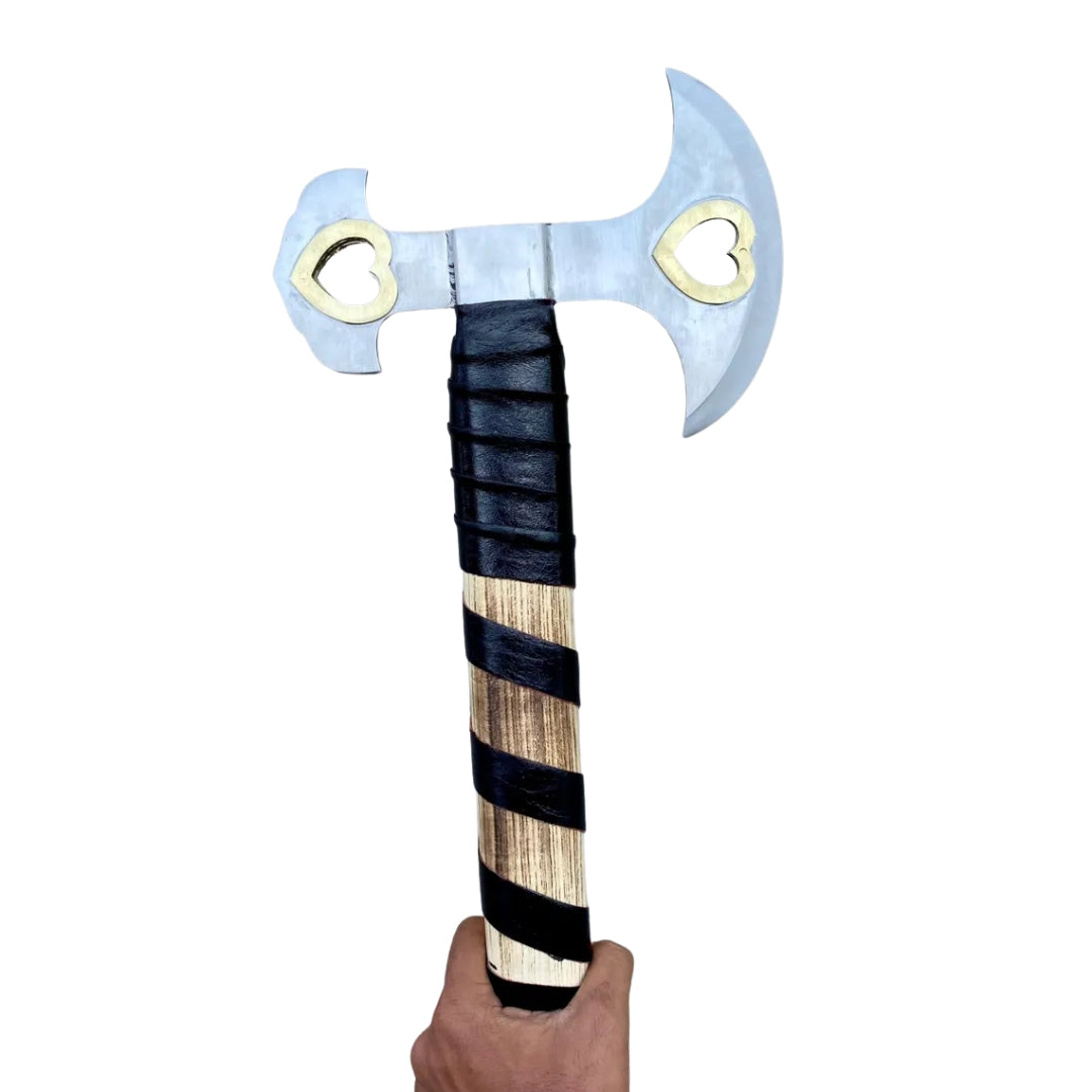 Axe featuring a carbon steel double blade