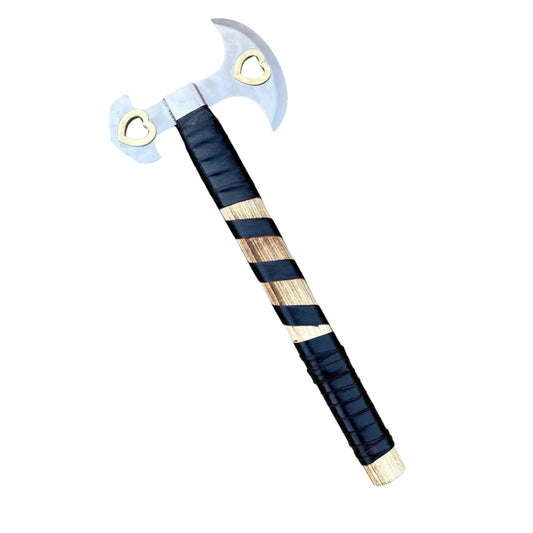 Axe featuring a carbon steel double blade